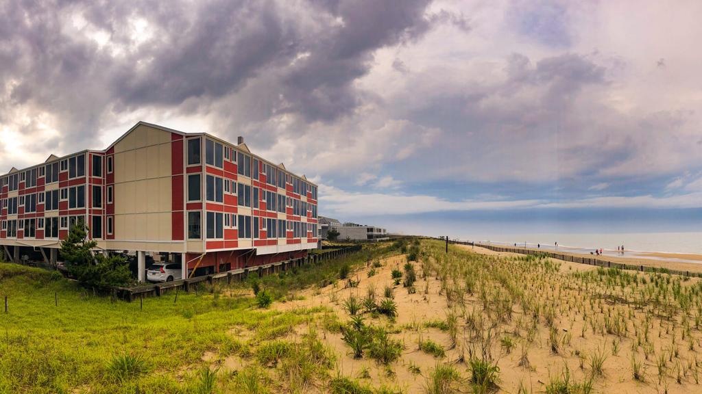 Surf Club Oceanfront Hotel, Rehoboth Beach, DE, United States - Compare