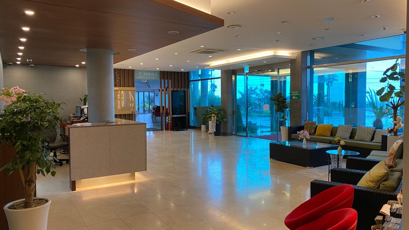 AVA Hotel Jeju Hamdeok