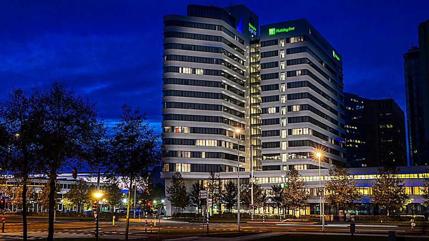 Holiday Inn Express Amsterdam - Arena Towers, Amsterdam | HotelsCombined